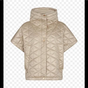Cape/poncho copenhagen muse - Snygg cape/poncho från copenhagen muse. Finns inte längre kvar. Xs-S 