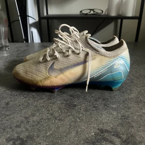 Fotbollsskor - Nike elite, slutsålda överallt och Limited edition