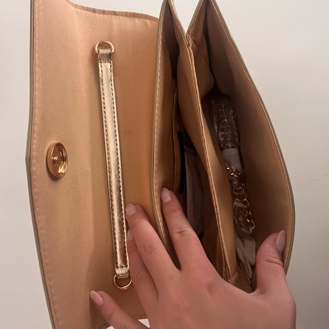 Guld väska  - 3