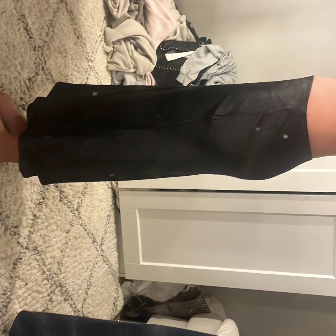 Svart satinkjol  - 1