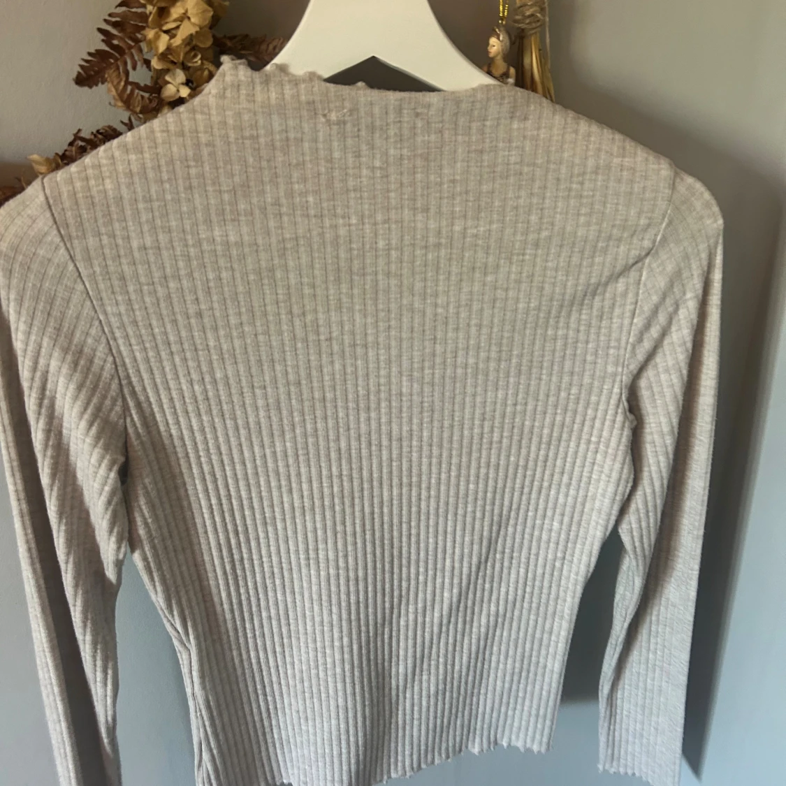 Beige ribbad långärmad topp från ONLY - 1