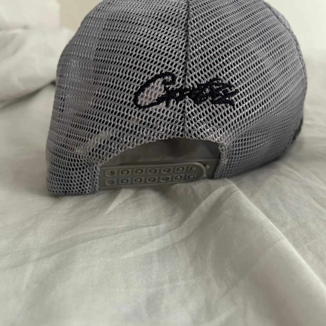 Grå meshkeps från Corteiz - 2