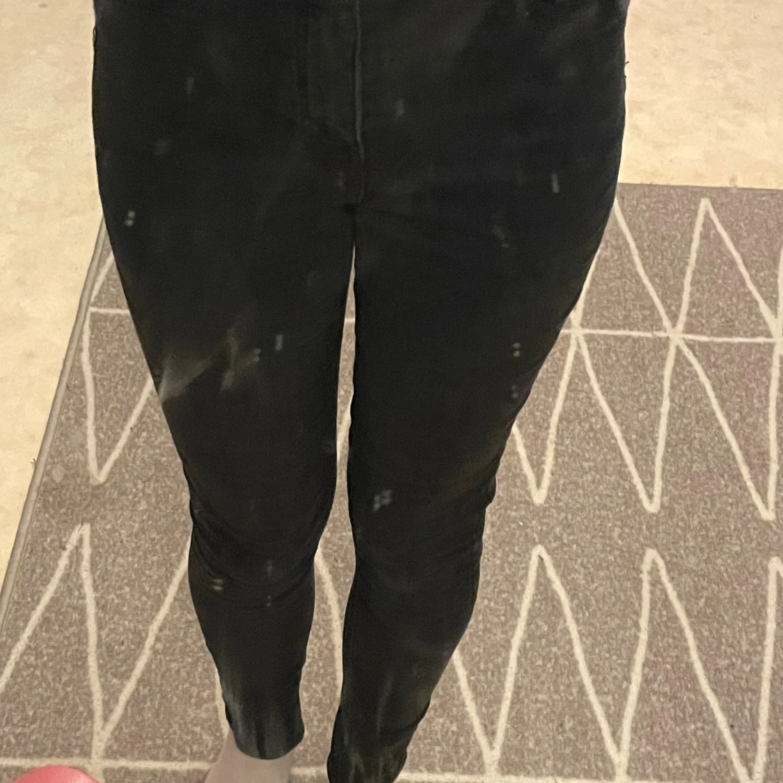 Svarta Molly jeans från Gina Tricot S