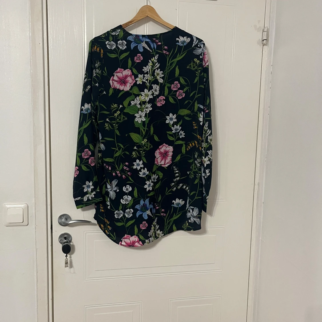 Blommig långärmad klänning från ONLY - 1