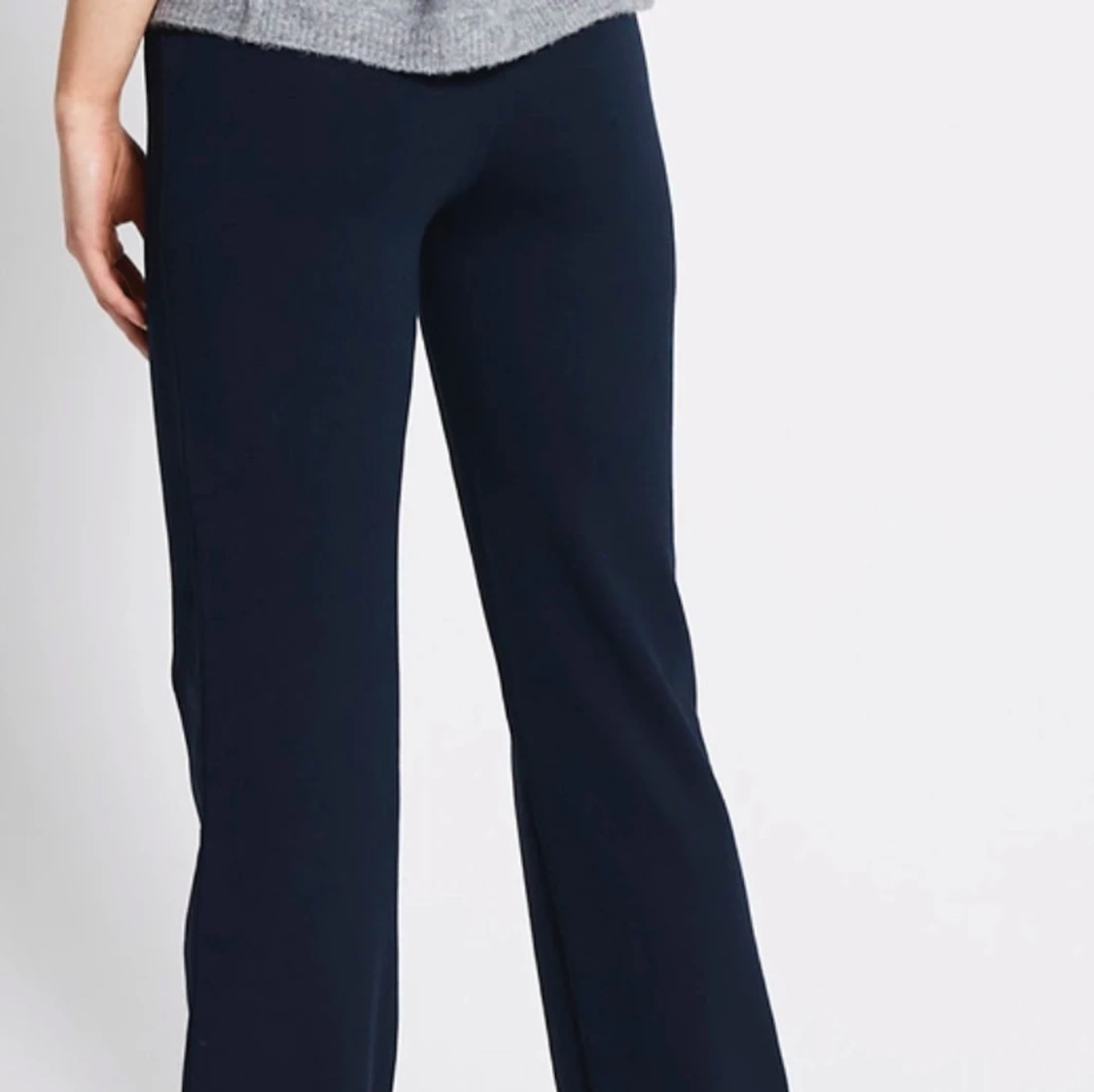 Mörkblå bootcut mjukisbyxor - 1