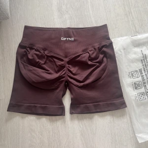 DFYNE shorts  - Från samma leverantör som dfyne beställer ifrån, saknar endasy loggorna på insidan, ingen skillnad annars