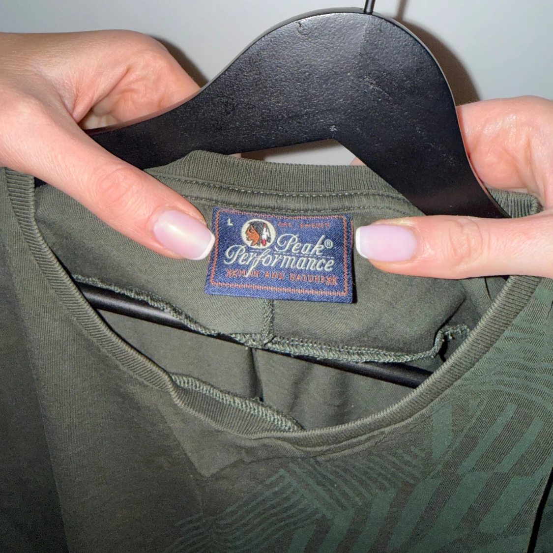 Mörkgrön Peak Performance t-shirt - 1