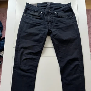 Dondup jeans - Svarta dondup George jeans | W33 | skick: 9/10 | Skriv gärna vid frågor och funderingar!