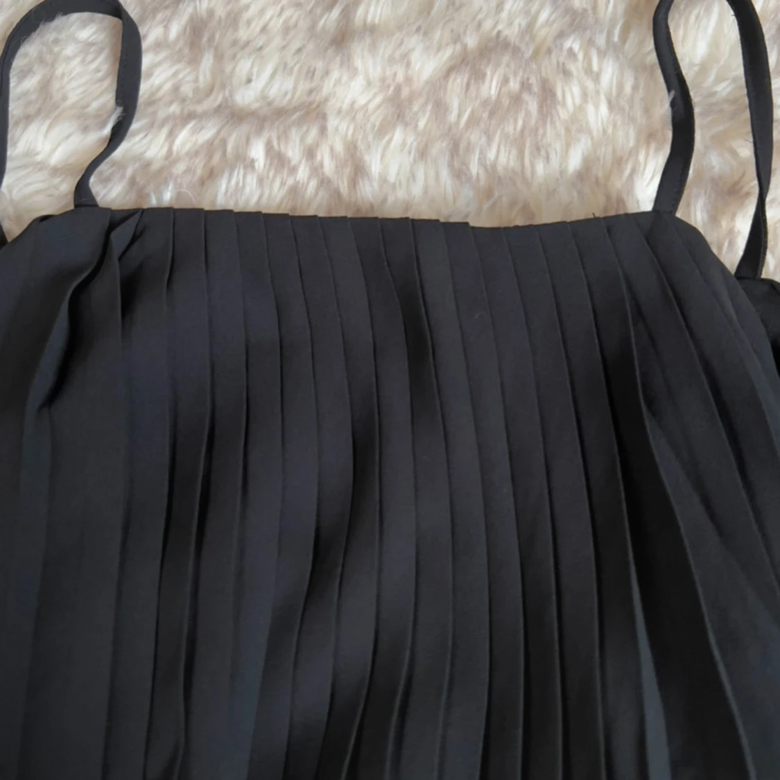 Svart plisserat linne från Golden Live - 2