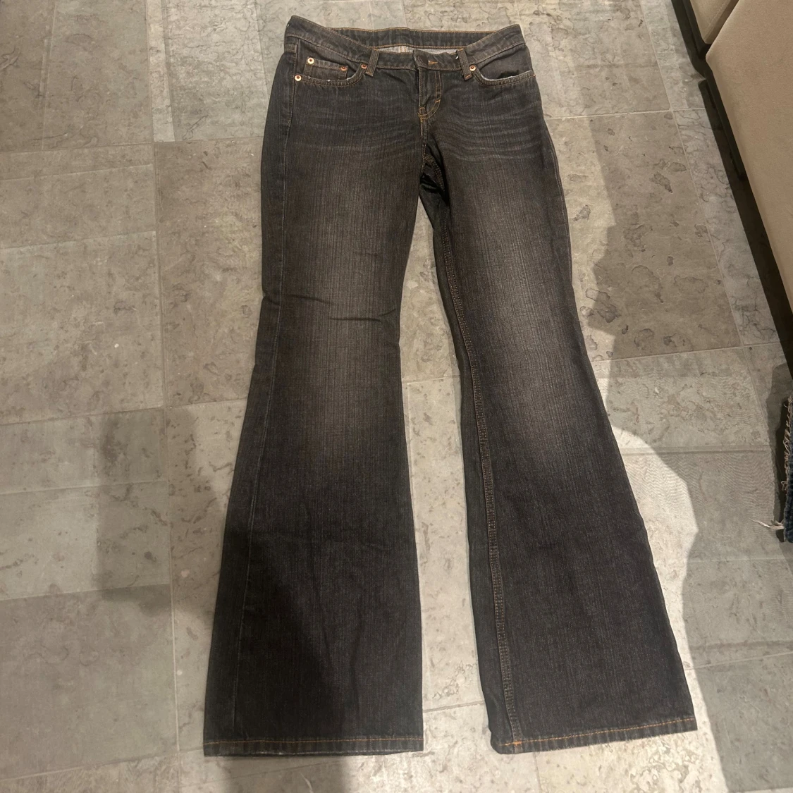  bootcut jeans mörkgrå - 2