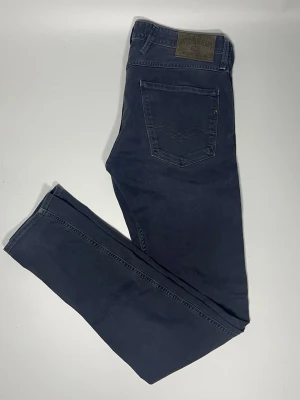 Replay anbass jeans - Säljer ett par riktigt snygg replay anbass jeans i fint skick, storlek 31/34, vid frågor är det bara att skriva //Gramenti