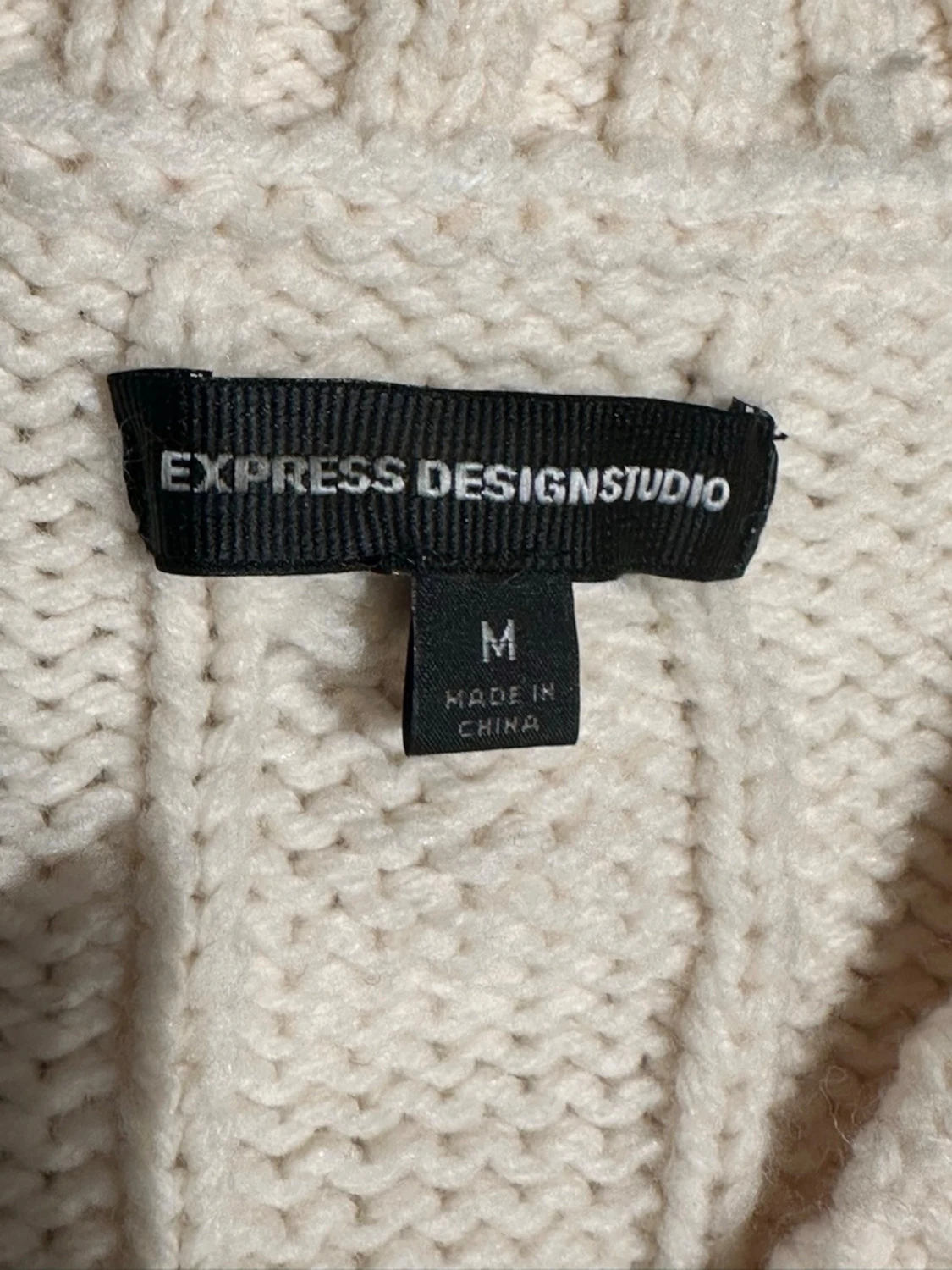 Vit stickad tröja från Express Design Studio stl M män  - 2