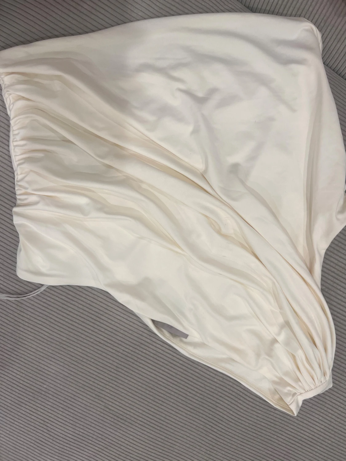 Vit oneshoulder topp från H&M - 1