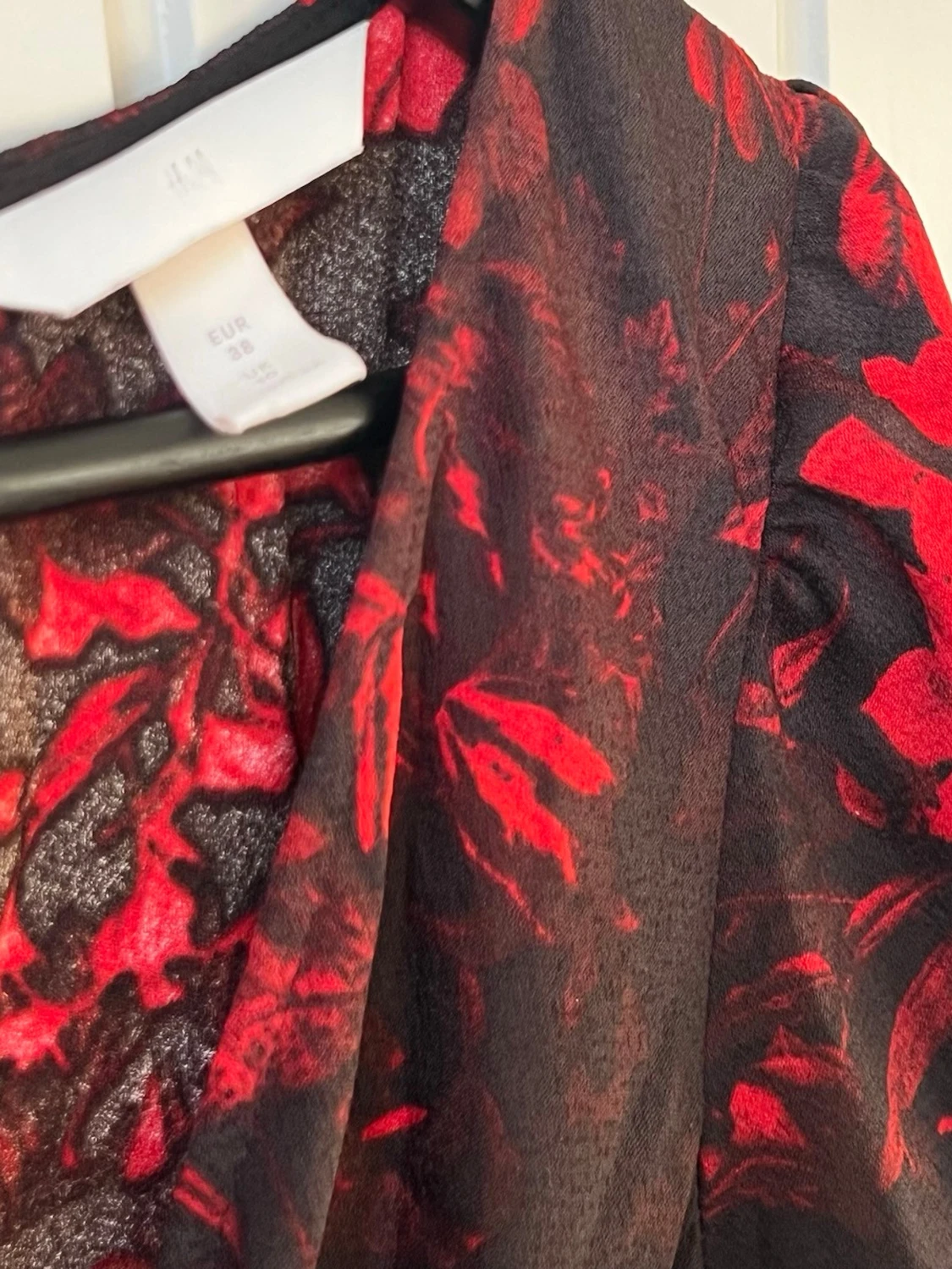 Vackert rödblommig byxdress - 6