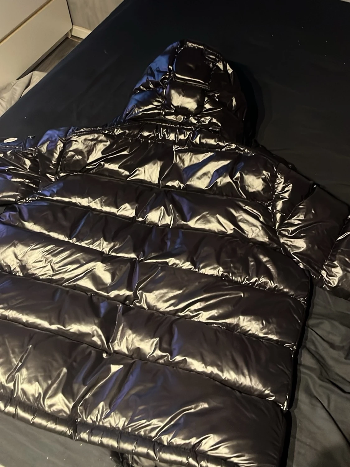 Svart Moncler pufferjacka med huva - 5