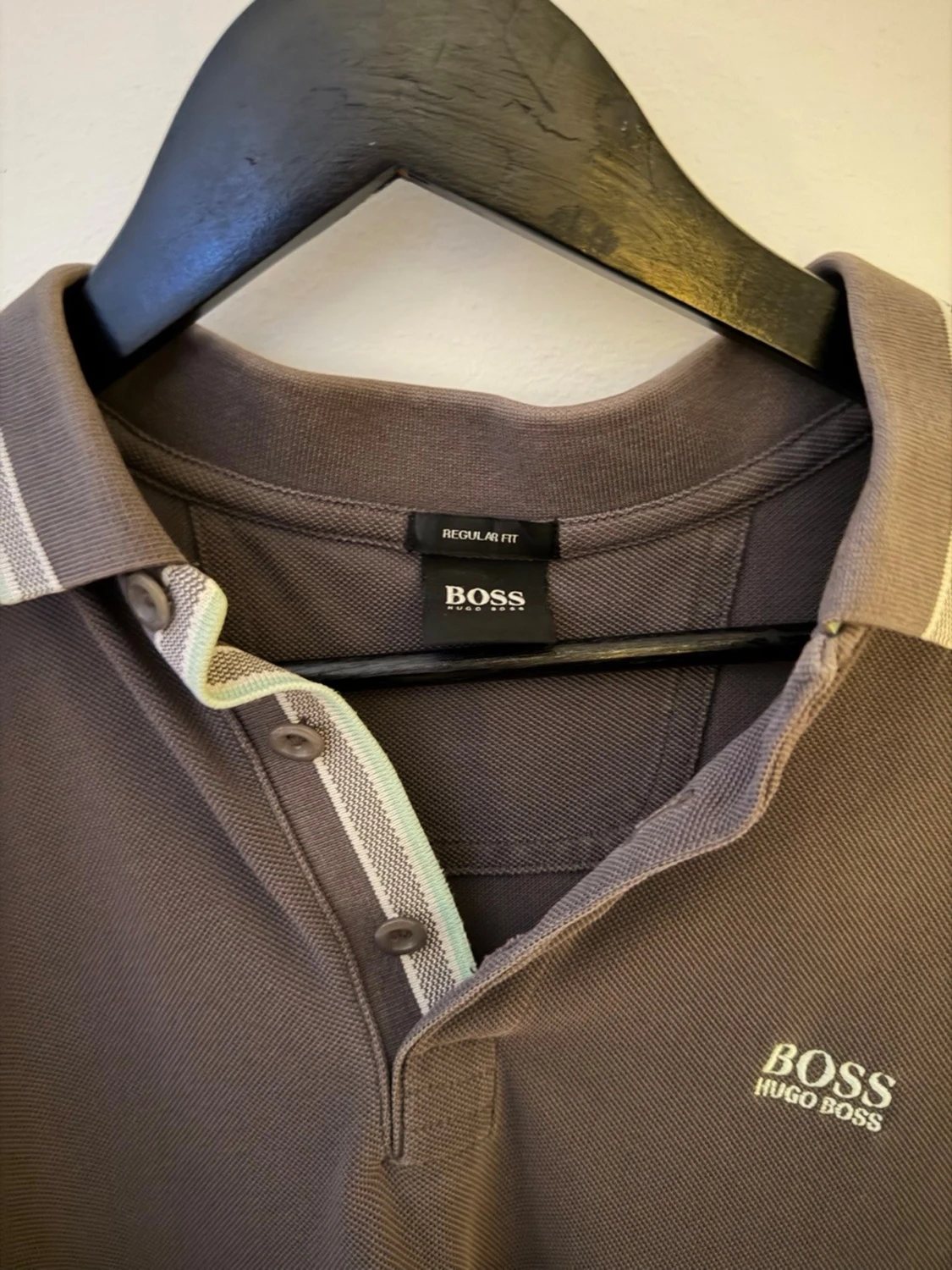 Grå pikétröja från Hugo Boss - 1