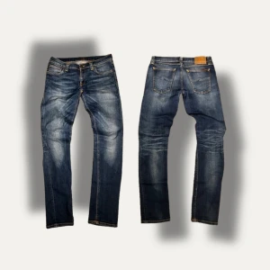 Nudie jeans grim tim *SJUK WASH* - Nu säljer vi ett par otroligt feta nudie jeans i modellen grim Tim! Storleken är 29/32! 📏Jeansen är i otroligt skick, samt en helt sinnessjuk wash!🤪Tveka inte på att höra av er vid minsta fundering!🥰🤝