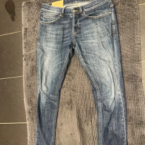 Dondup jeans George  - Storlek 32 kan passa 31, mycket bra skick.