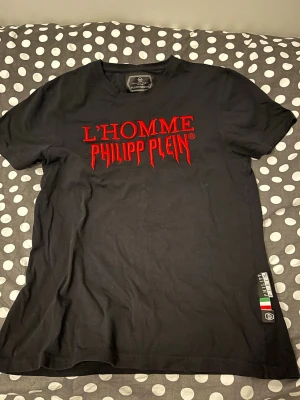 Philipp Plein t-shirt broderad - Skön o snygg t shirt