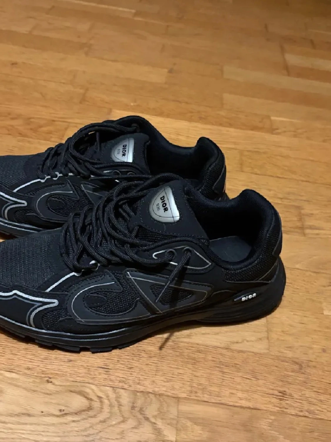 Svarta Dior sneakers med silverdetaljer - 2