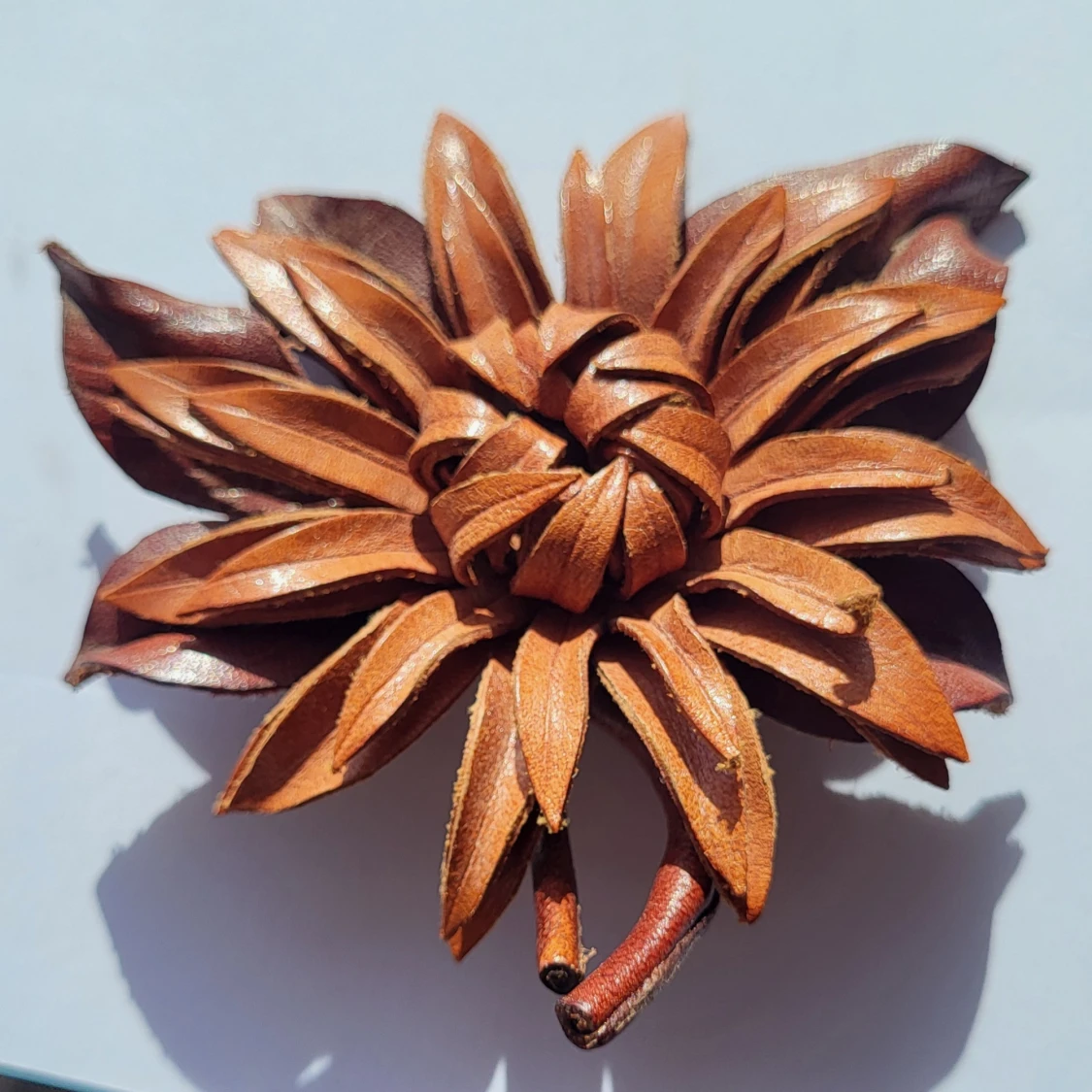 Large Vintage leather brooch 00s - 1