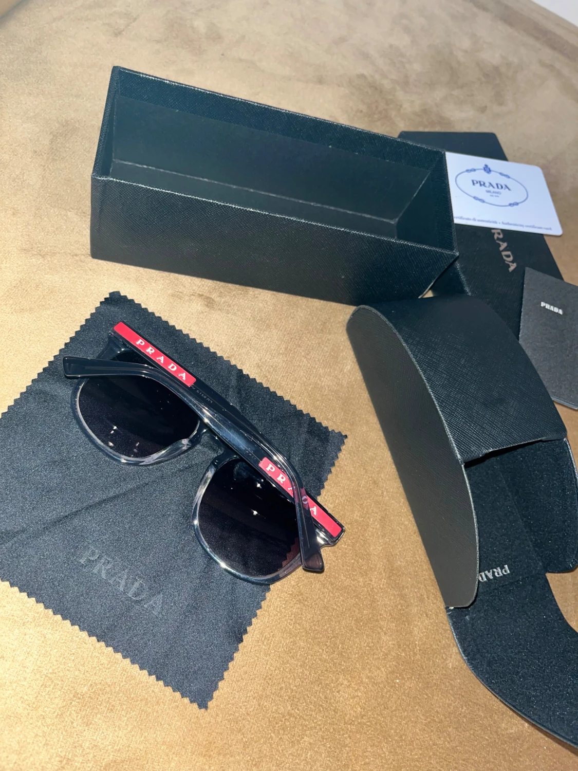 Prada glasögon  - 1