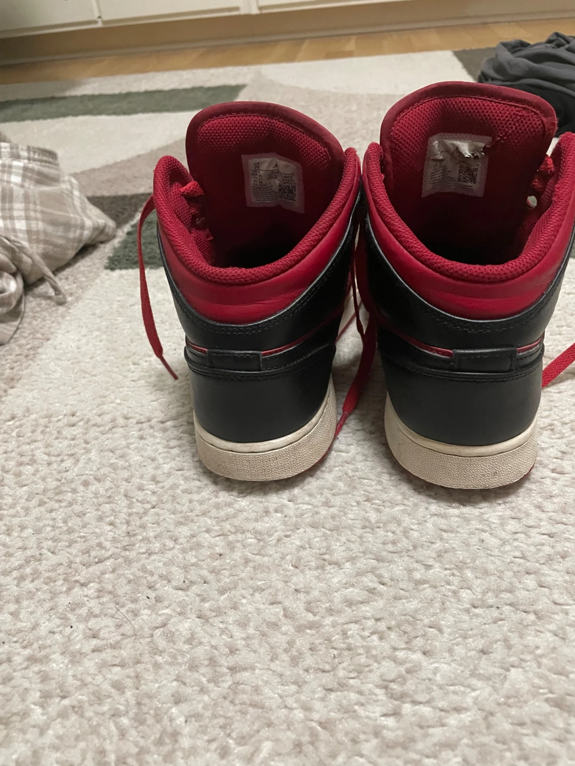 Nike Air Jordan 1 High röd/svart - 2