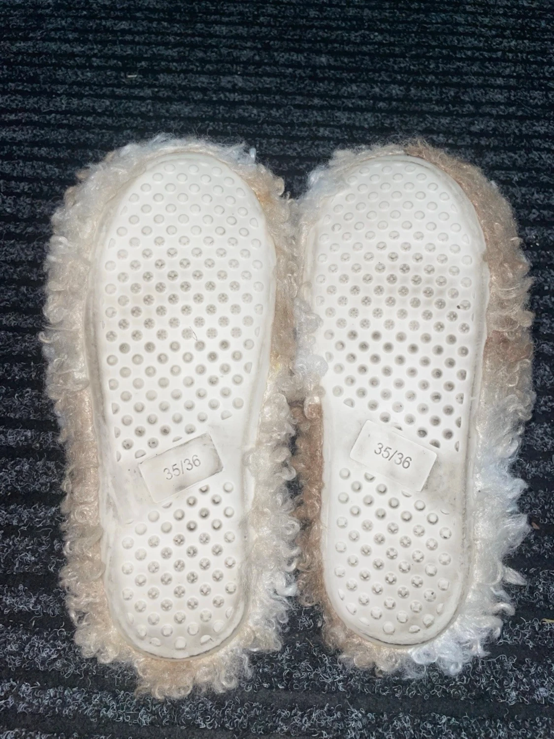 Fluffiga tofflor - 3