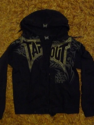Vintage Tapout Hoodie - Riktigt cool tapout hoodie😇😇😇 pris kan diskuteraS!
