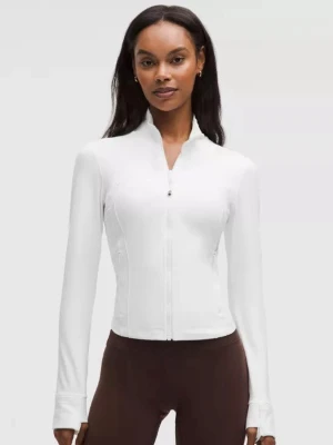 Vit träningsjacka - Endast använd ett fåtal gånger. Inga defekter