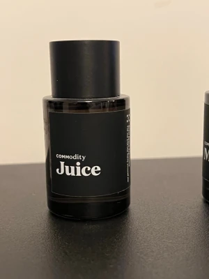 Commodity Juice parfym - Se bild för mängd kvar. Endast använd fåtal gånger men passar tyvärr inte mig i doften