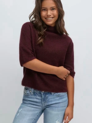 Kortärmad stickad tröja - Helt ny Kortärmad stickad tröja från Young Gina med prislapp på! Säljer pga för liten💕