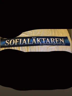 Sofialäktaren sidenhalsuk - Aldrig använt, nytt skick 
