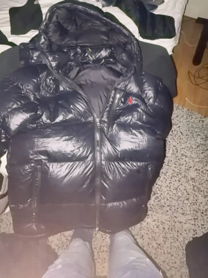 Svart dunjacka från Polo Ralph Lauren - Byte