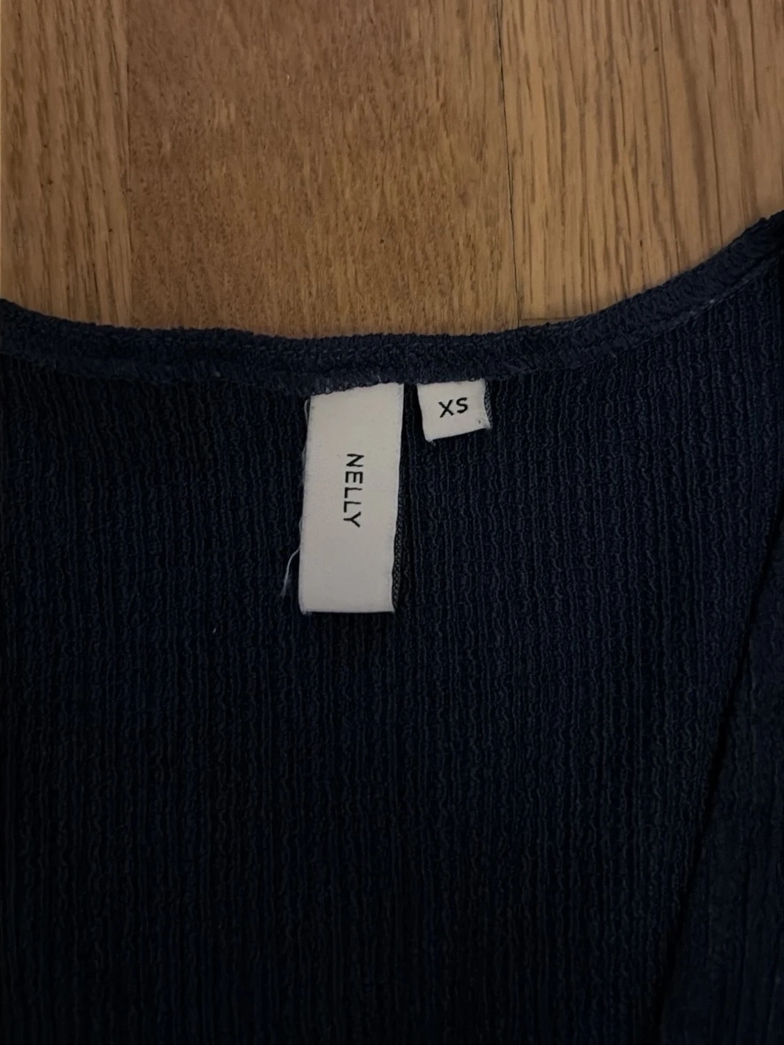 Svart omlottopp från Nelly XS - 1