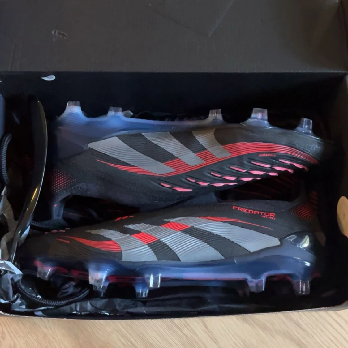 Adidas Predator fotbollsskor svart/röd - 2