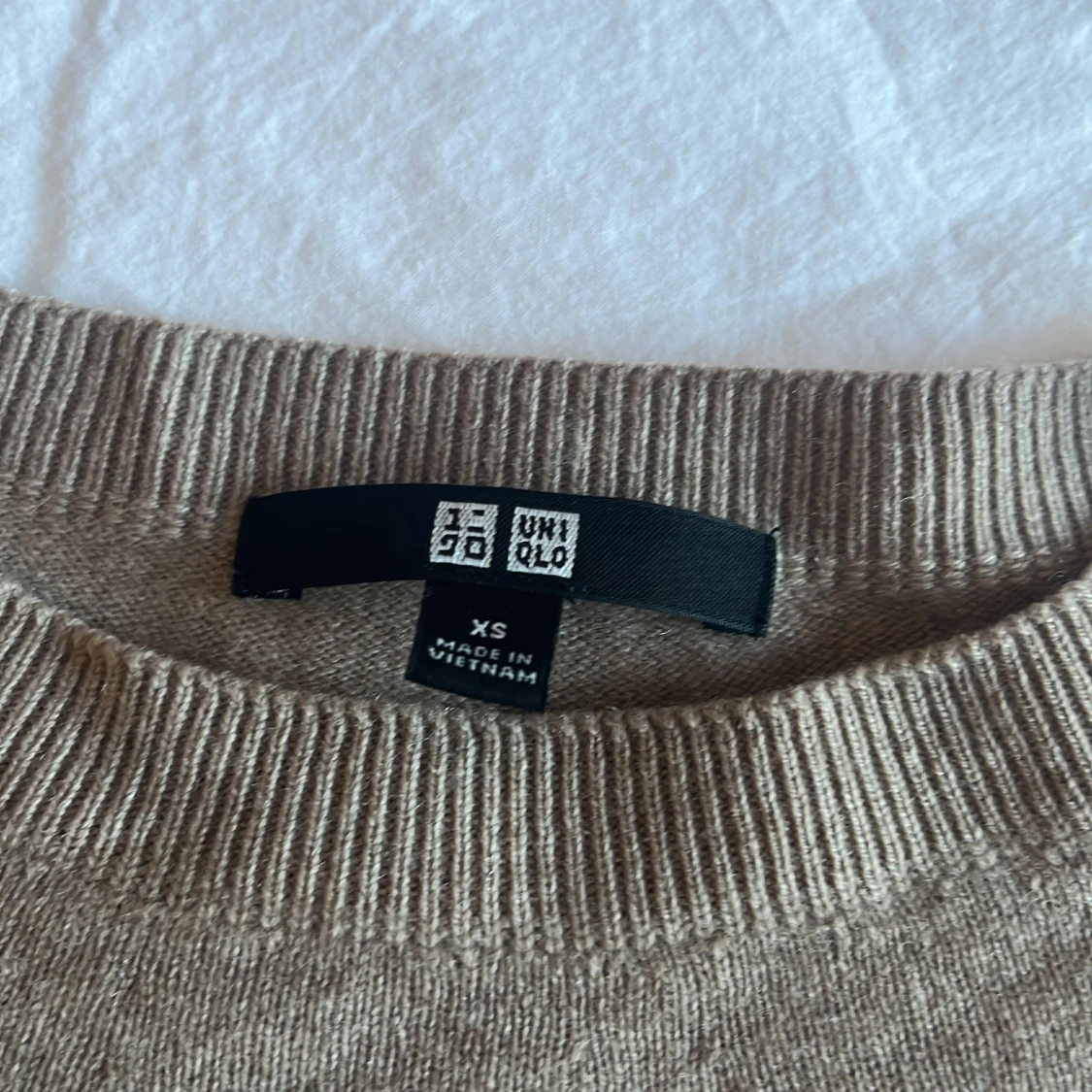 Beige kashmirtröja från Uniqlo XS - 2