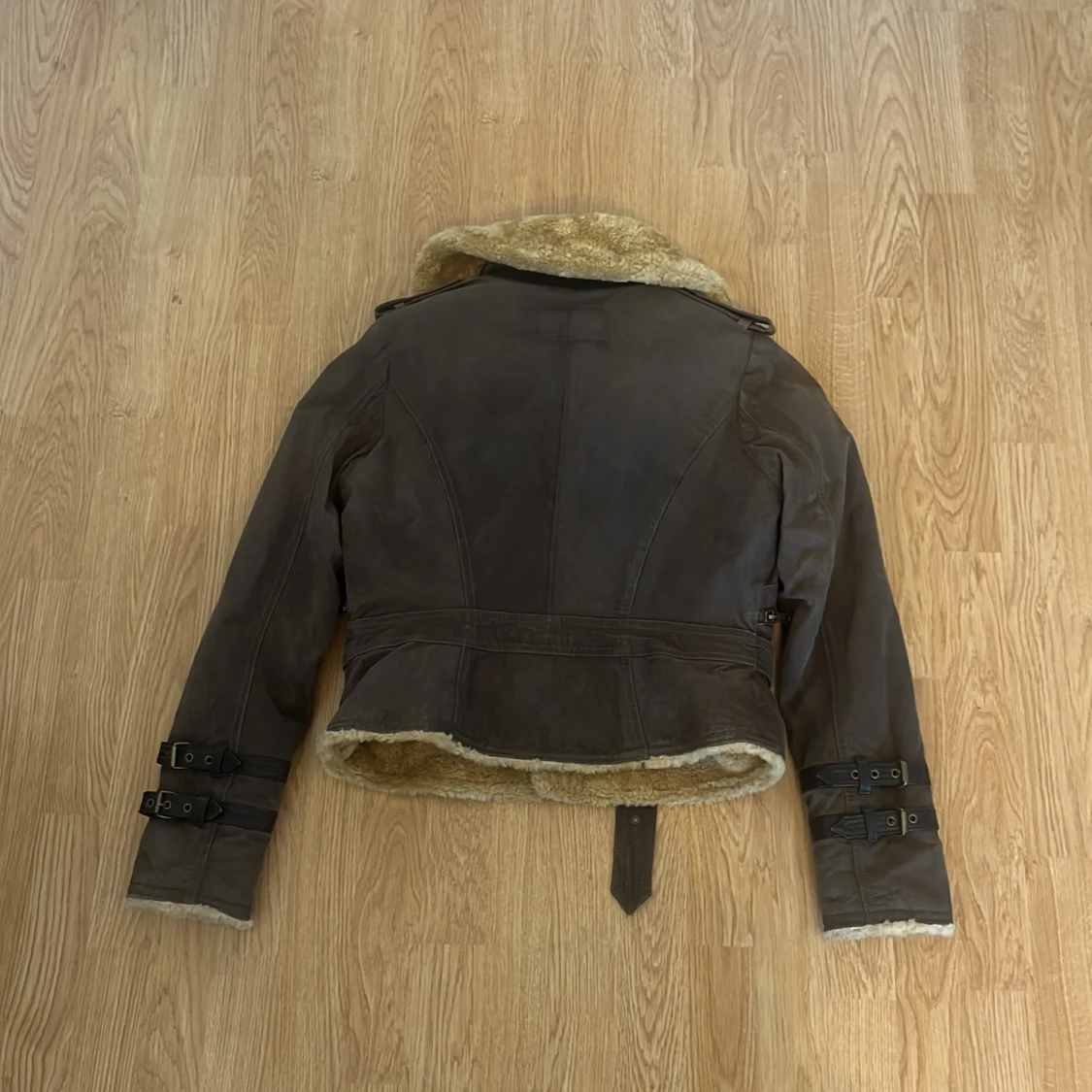 Brun skinnjacka med fuskpäls från Jofama - 1