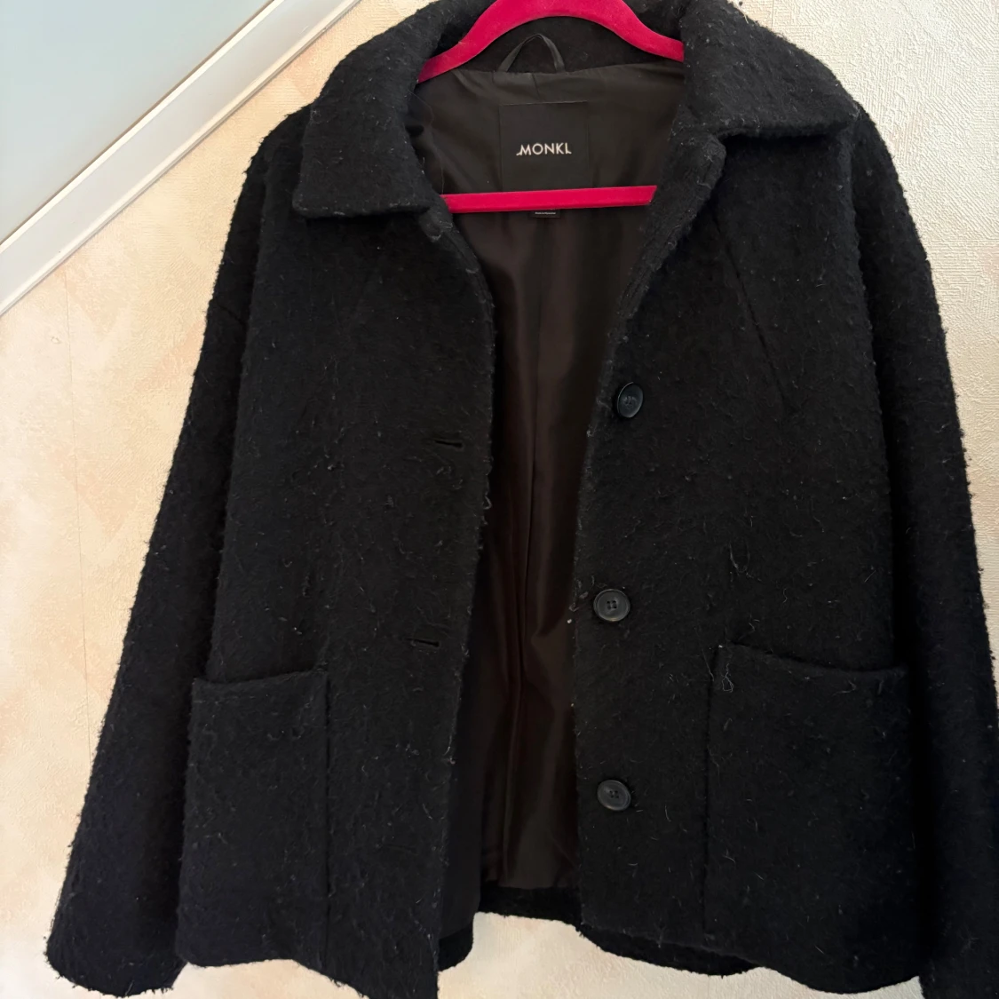 Svart kappa från Monki - 2