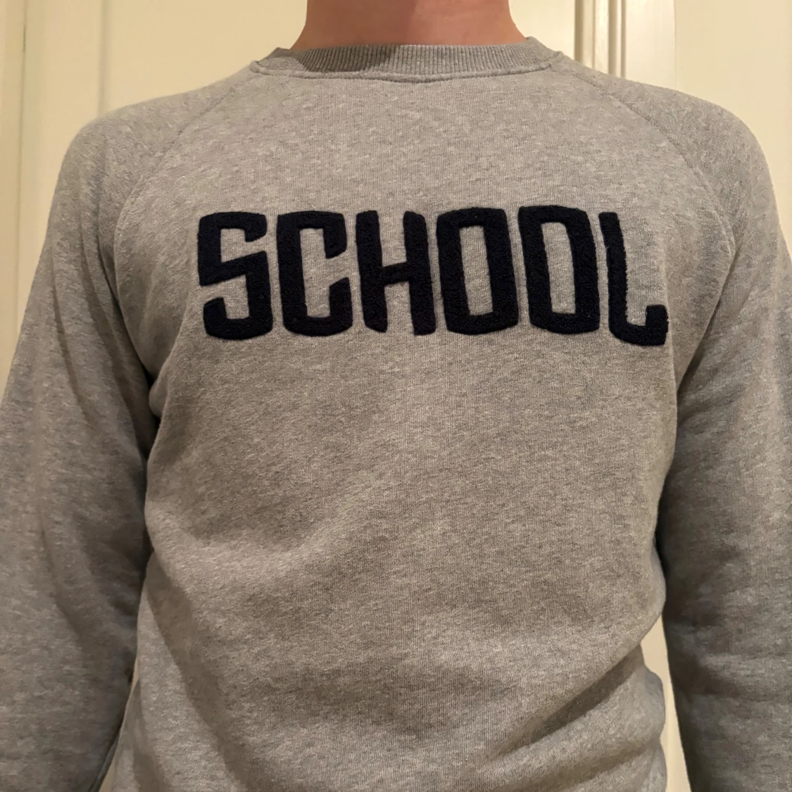 Grå sweatshirt från French University - 1