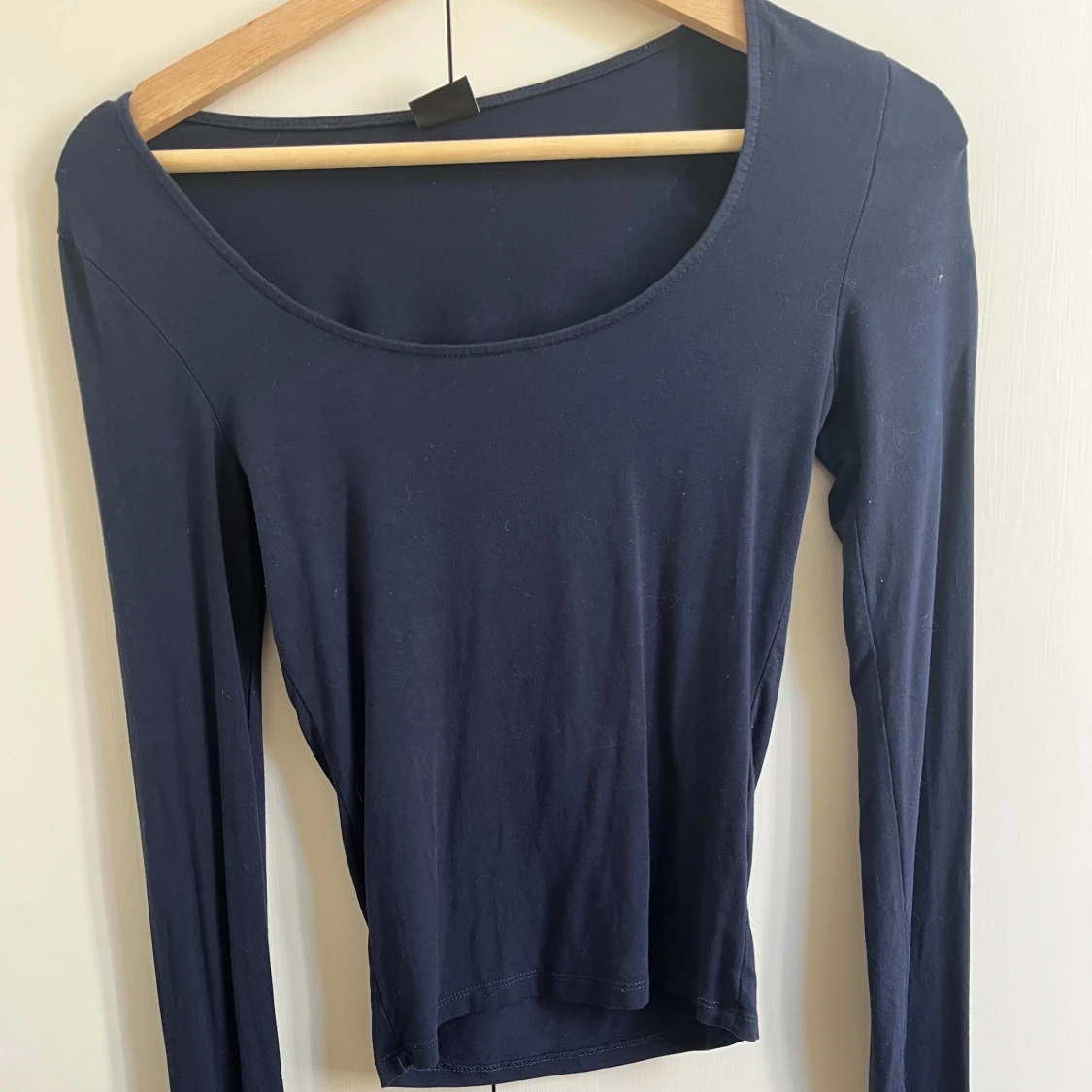 Mörkblå långärmad topp Gina Tricot XS