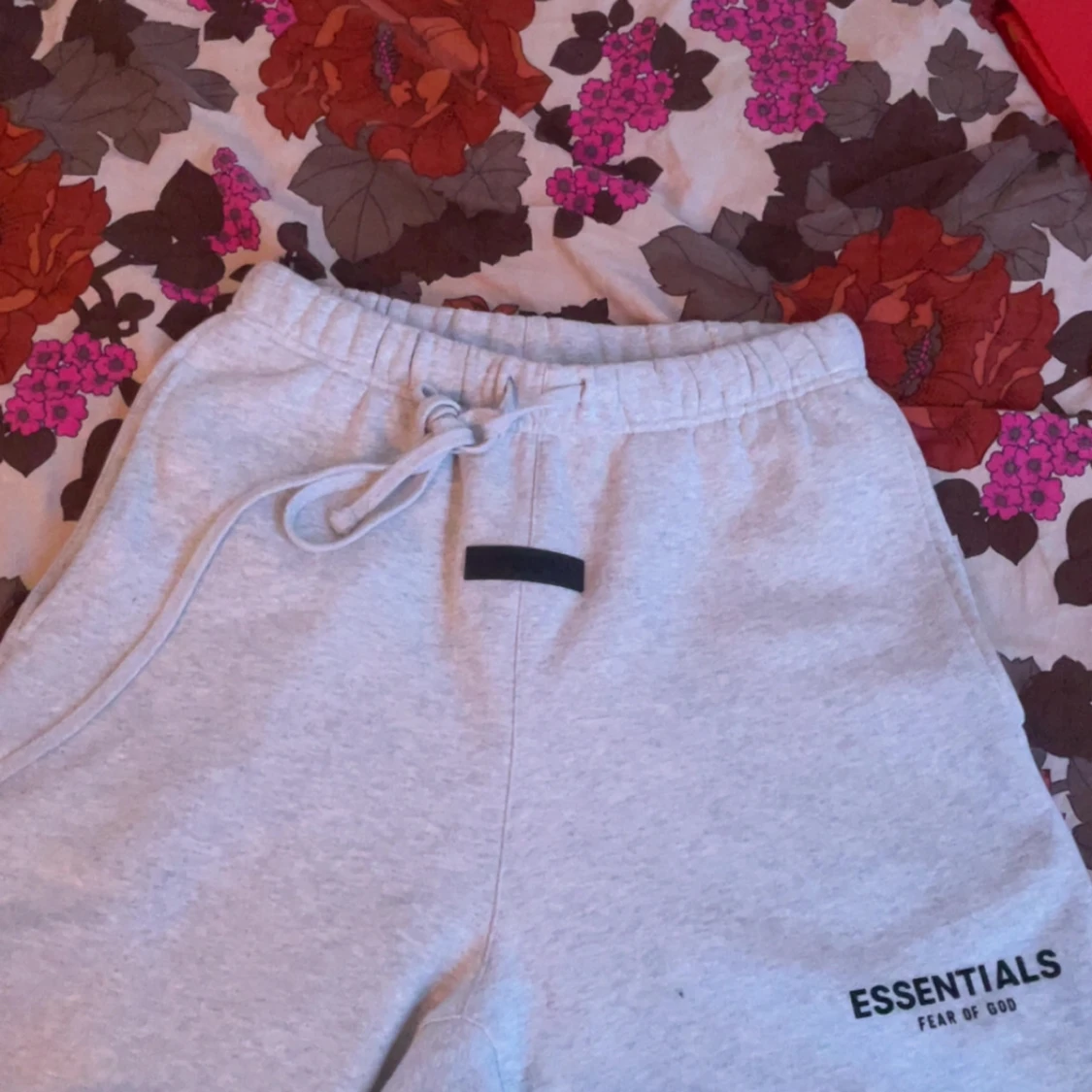 Grå shorts Essentials Fear of God S