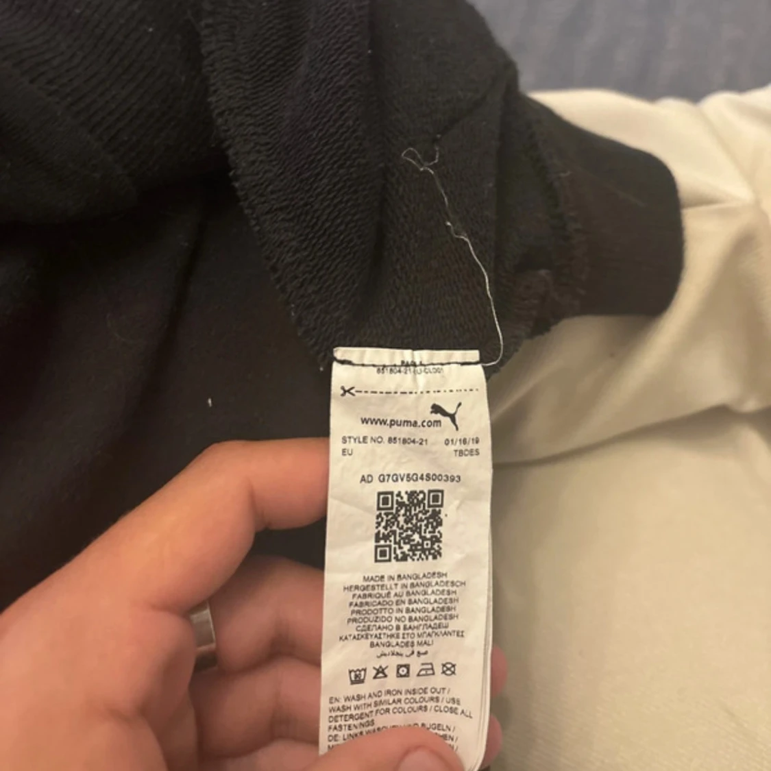 Svart hoodie från Puma med dragkedja - 3