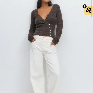 SÖKER!!!! - Nån som säljer denna stickade topp från Gina Tricot i storlek s??