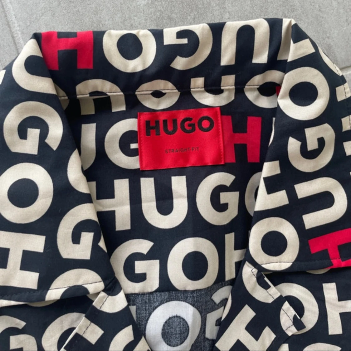 Svart kortärmad skjorta från Hugo - 2