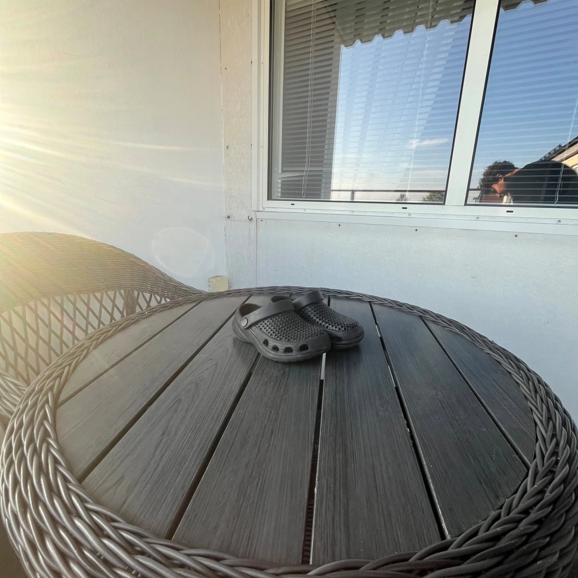 Svarta sandaler i gummi, strl 27/28 - 1