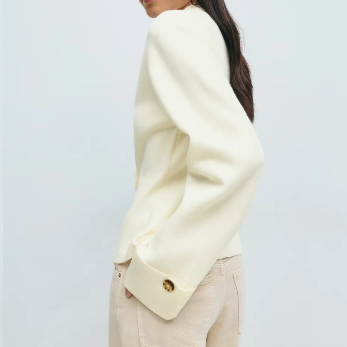 Krämvit kofta från Glamroot med knappar - 1