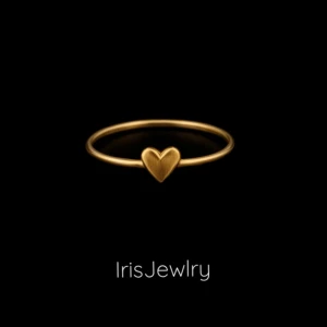 Guld ring - PRISET GÄLLER ENDAST VID KÖP AV BUNDLE MED SMYCKEN ÖVER 50 KR!! Supertrendig stockholmsstil tjejer, ring guld. Vinter ring smycke. Gjord av stål, jag svarar och skickar alltid snabbt!