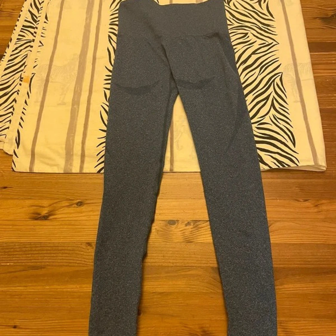 Mörkgrå leggings i stretchig nylon - 1