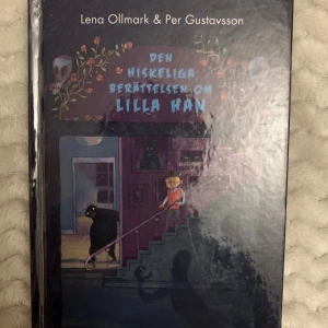 Den hiskeliga berättelsen om Lilla Han - En spännande och lite läskig bok om Lilla Han som besöker sin morfar och möter mörka skuggor, spöken och monster. Perfekt för dig som gillar rysliga äventyr, men också berättelser om mod, vänskap och att övervinna sina rädslor.